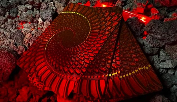 Draconian Crimson Oyun Kartları – Midnight Cards