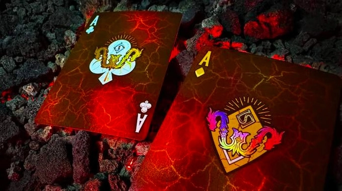 Draconian Crimson Oyun Kartları – Midnight Cards