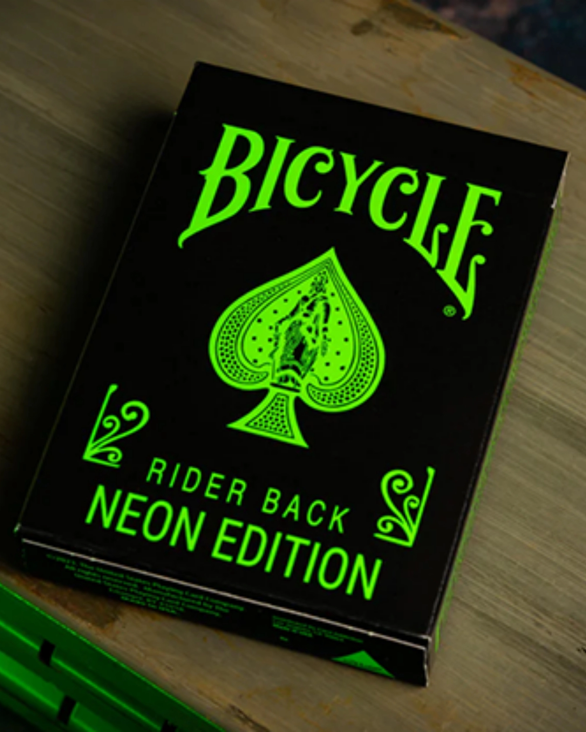 Bicycle | Neon Rider Back Green-Glo Oyun Kartı
