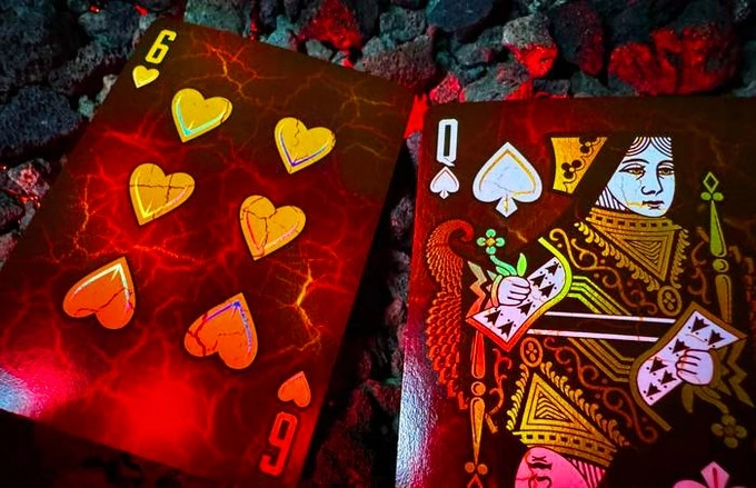 Draconian Crimson Oyun Kartları – Midnight Cards