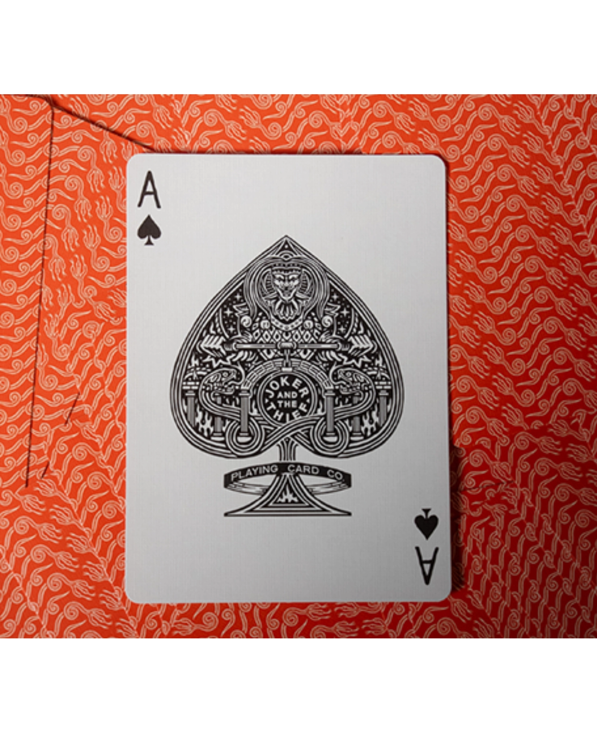 No Borders Edition 2 Crown Back (Red) Oyun Kartı by Joker and the Thief