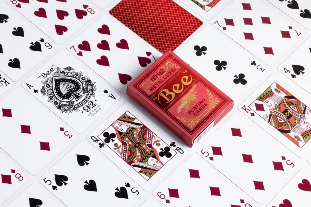 Bee MetalLuxe Red – Kırmızı Metal Folyo Oyun Kartları