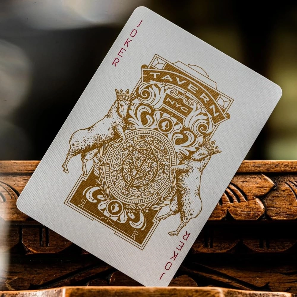 Theory11 | Tavern On the Green: Red Edition Oyun Kartı