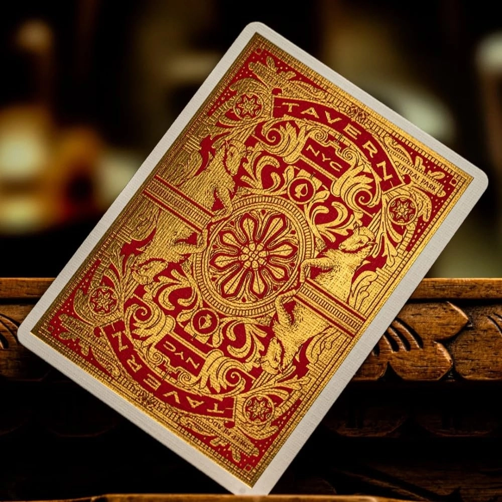 Theory11 | Tavern On the Green: Red Edition Oyun Kartı