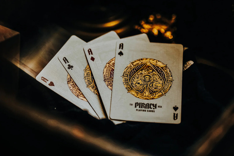 Theory11 | Piracy Oyun Kartı
