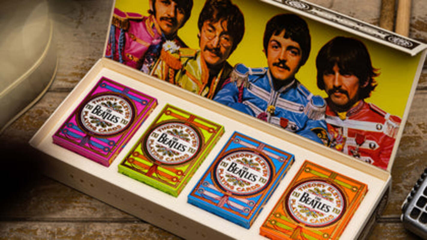 Theory11 | The Beatles Pink Oyun Kartı