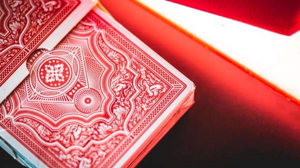 Ellusionist Cohorts İşaretli İskambil Destesi (Kırmızı)