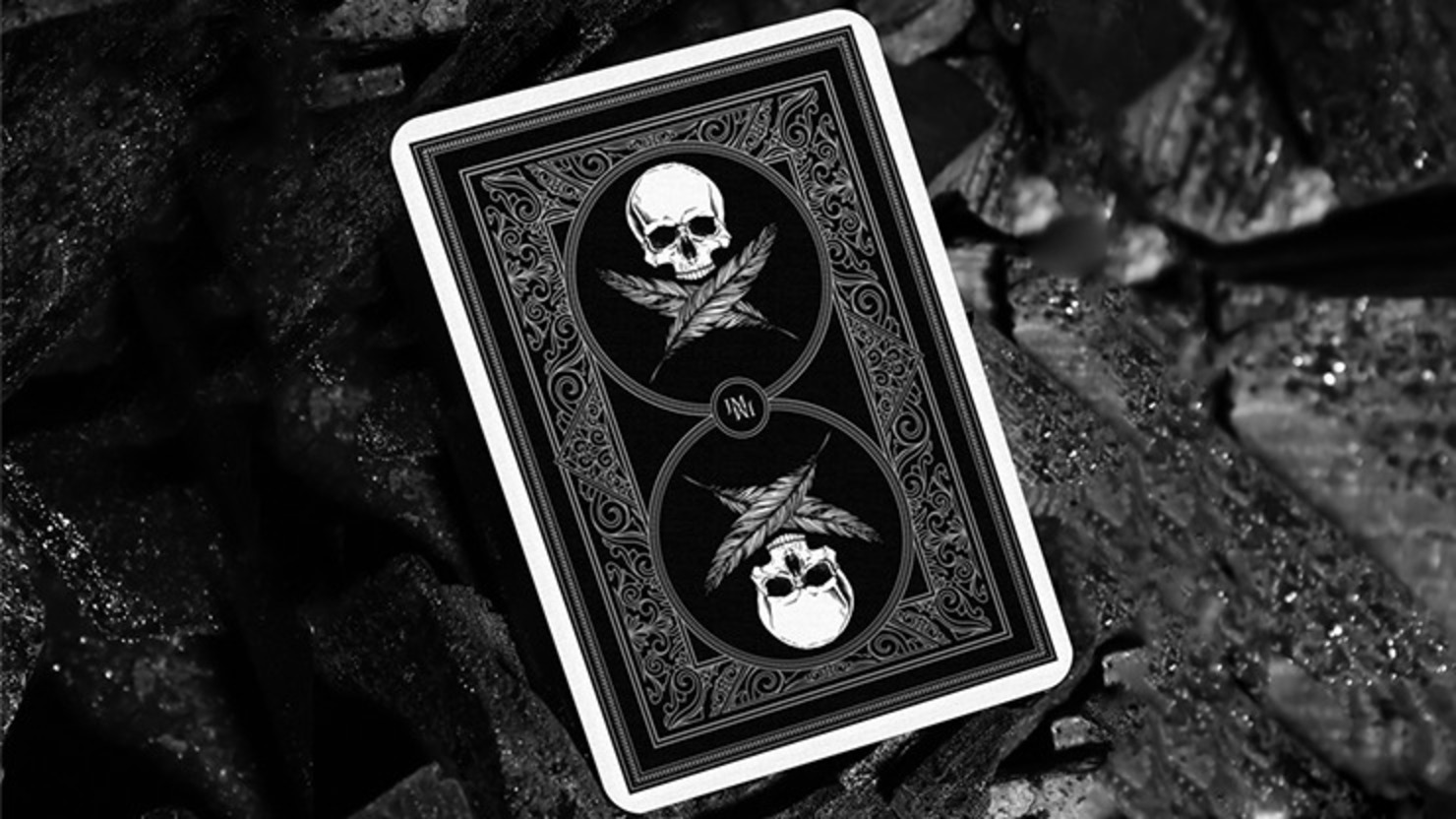 Feather & Bone: The Chrome Hearts (Foil) Oyun Kartları – Joel Meyers