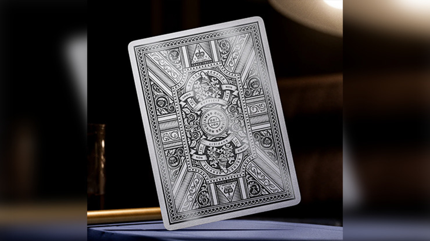 Theory11 | James Bond Silver Edition Oyun Kartı