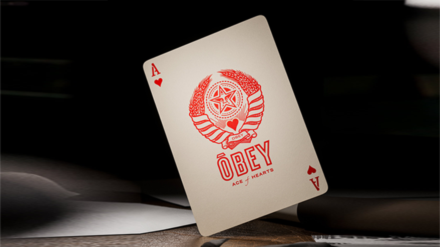 Theory11 | Obey Red Edition Oyun Kartı