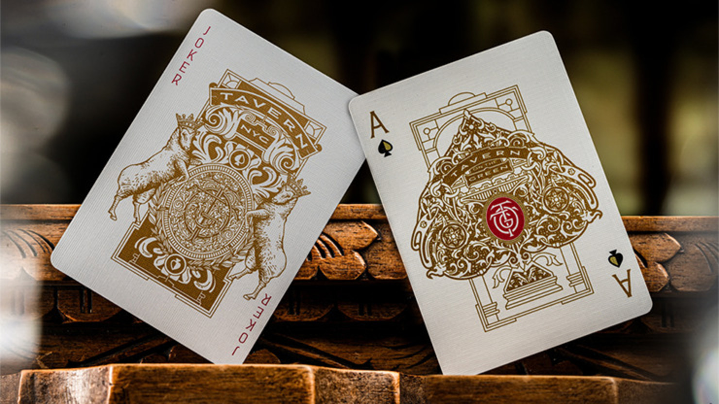 Theory11 | Tavern On the Green: Red Edition Oyun Kartı