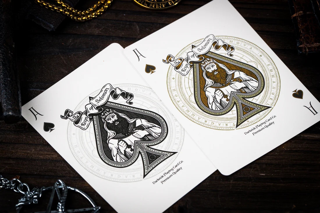  The Keys of Solomon: Silver Spirituum Oyun Kartı  by Riffle Shuffle