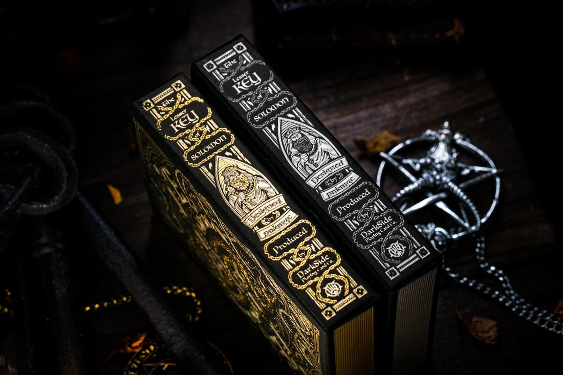  The Keys of Solomon: Silver Spirituum Oyun Kartı  by Riffle Shuffle