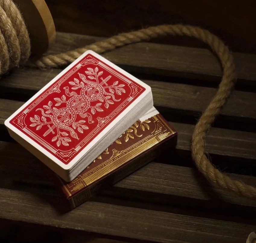 Theory11 | Red Monarch Oyun Kartı