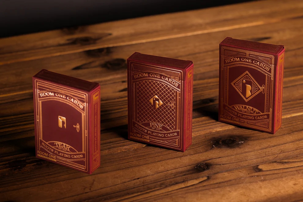 Room One Red Roots (Pine Edition) Oyun Kartı