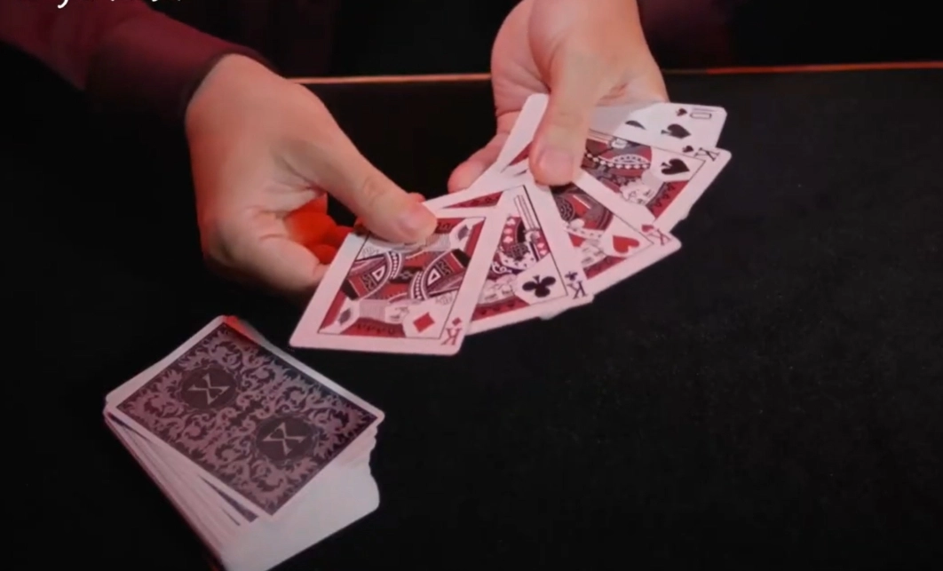 Cheep Trick Oyun Kartı by Nojima & Bacon Magic
