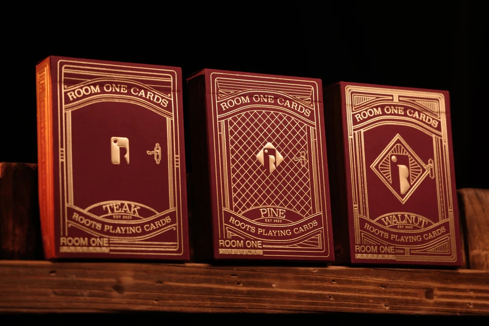 Room One Red Roots (Pine Edition) Oyun Kartı
